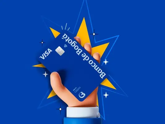 Tarjeta Visa del Banco de Bogotá en mano promocionando Cuenta Fácil sin cuota de manejo, con beneficios como transferencias gratis y pagos de servicios.